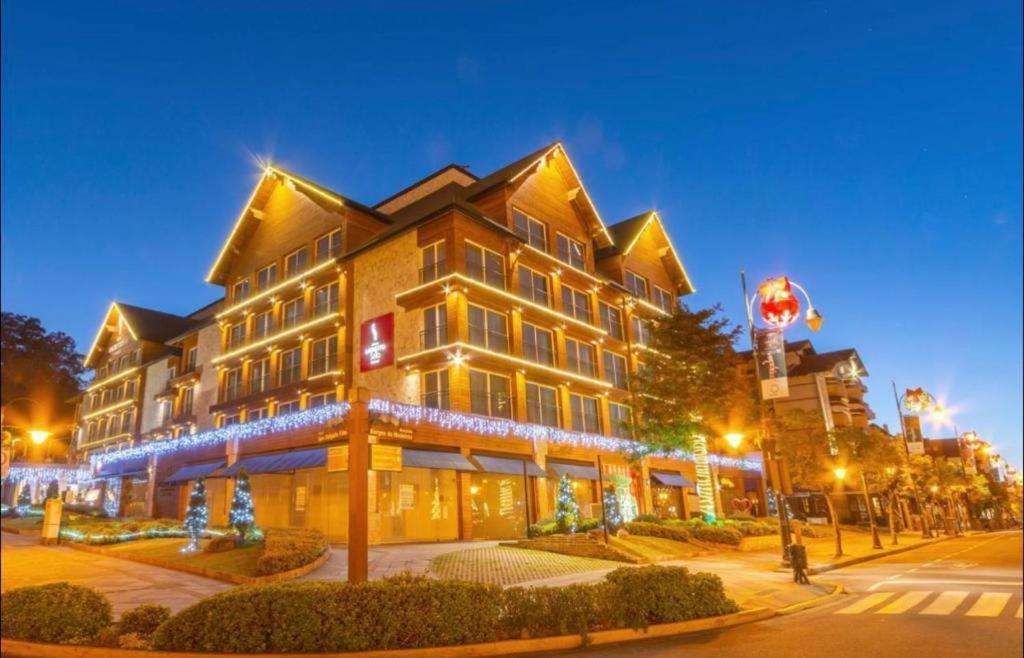 Hotel Laghetto Stilo Borges Γκραμάντο Εξωτερικό φωτογραφία The Village at Sun Peaks